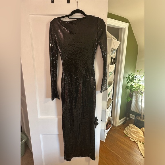 Black long sleeve sequin dress - Picture 2 of 3
